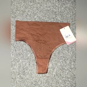 NWT Yummie Shaping Thong